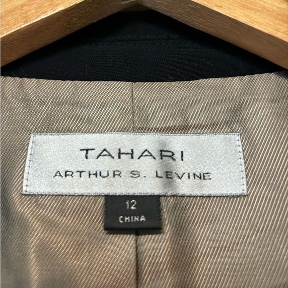 TAHARI Tailored Blazer - Picture 6 of 7